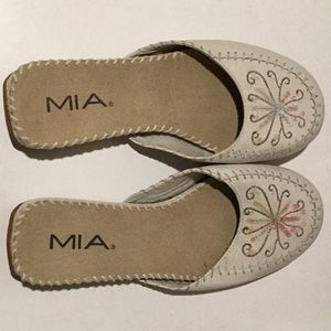 Mia women’s sandal size 7 M FLOW C8406